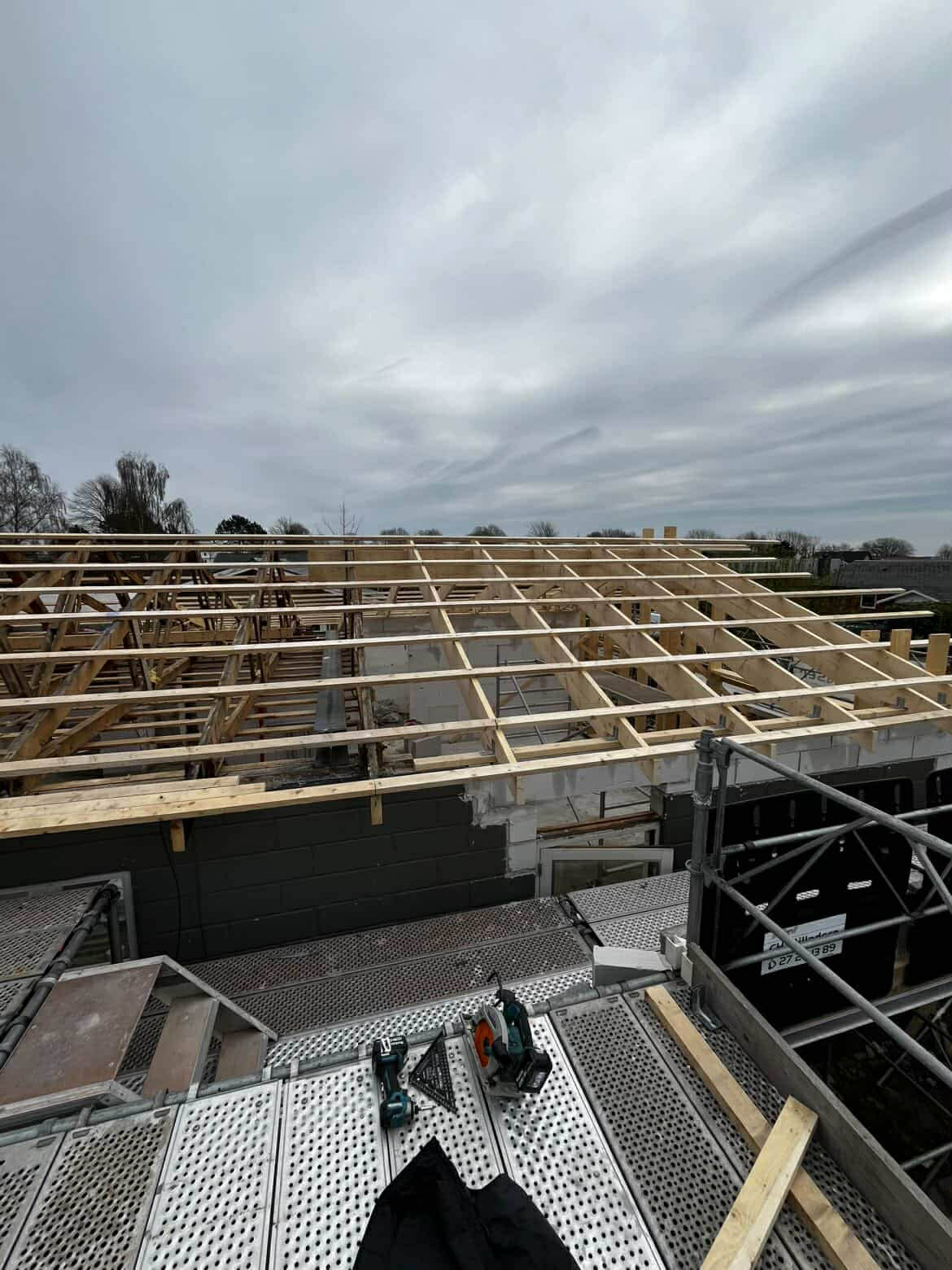 Spærkonstruktion på tag — tømrerarbejde af S. Pedersen i Tinglev